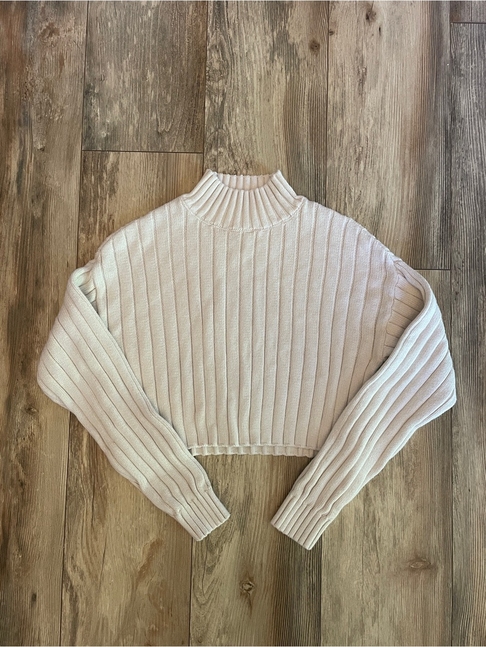 La Hearts Ribbed Cropped Mock Neck Sweater - Cream